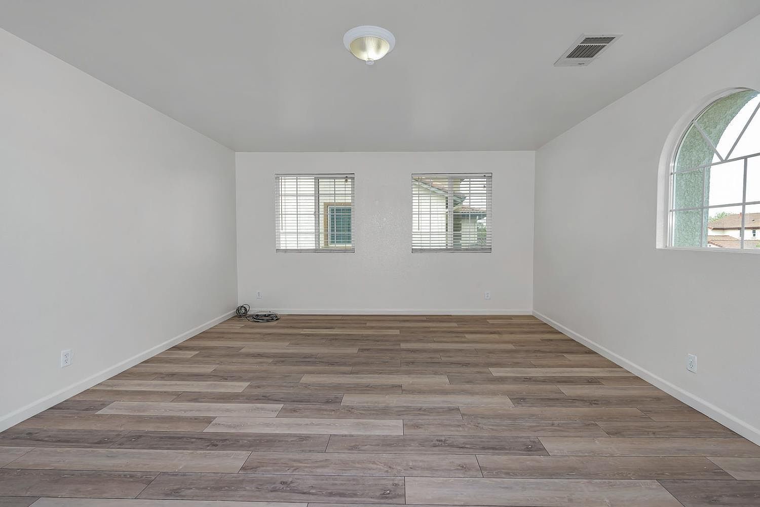 2385 S Rock Creek Dr Los Banos, CA 93635 - Thumbnail 4