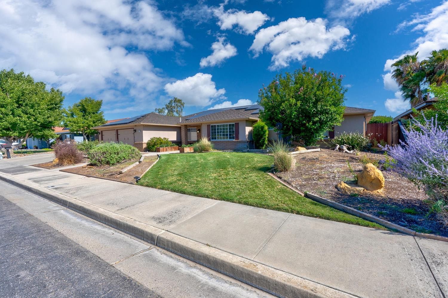 1037 Jackson Ave Los Banos, CA 93635 - Thumbnail 4