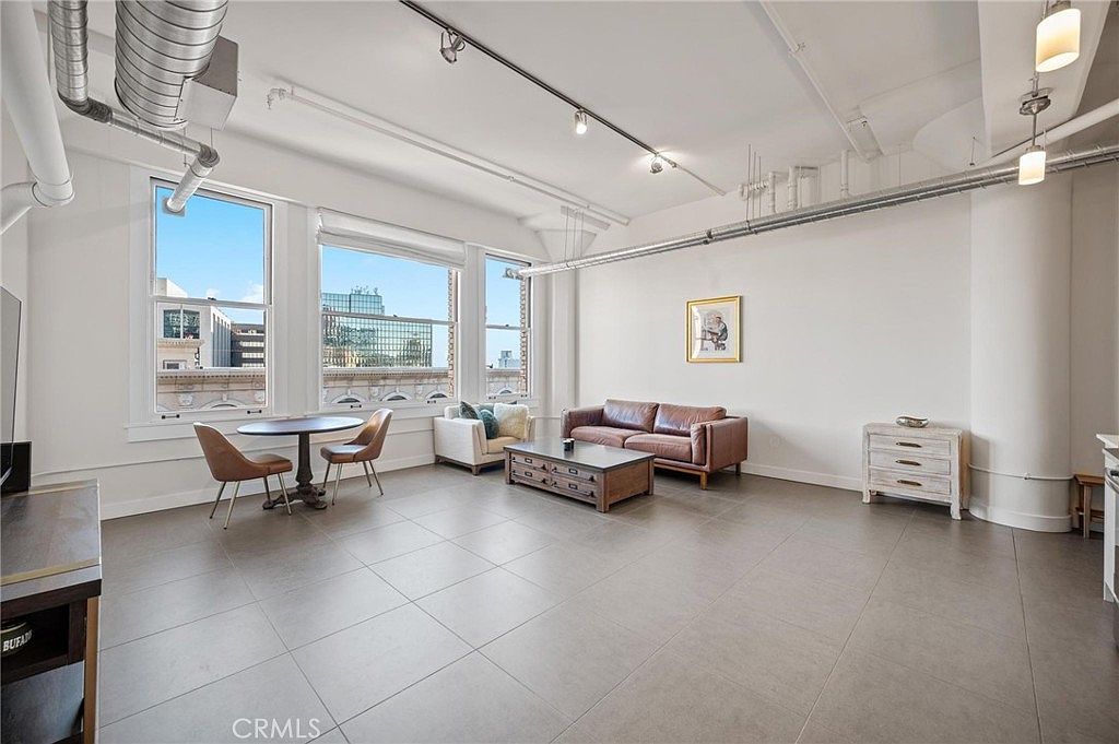 939 S Broadway APT 1001 Los Angeles, CA 90015 - Thumbnail 4