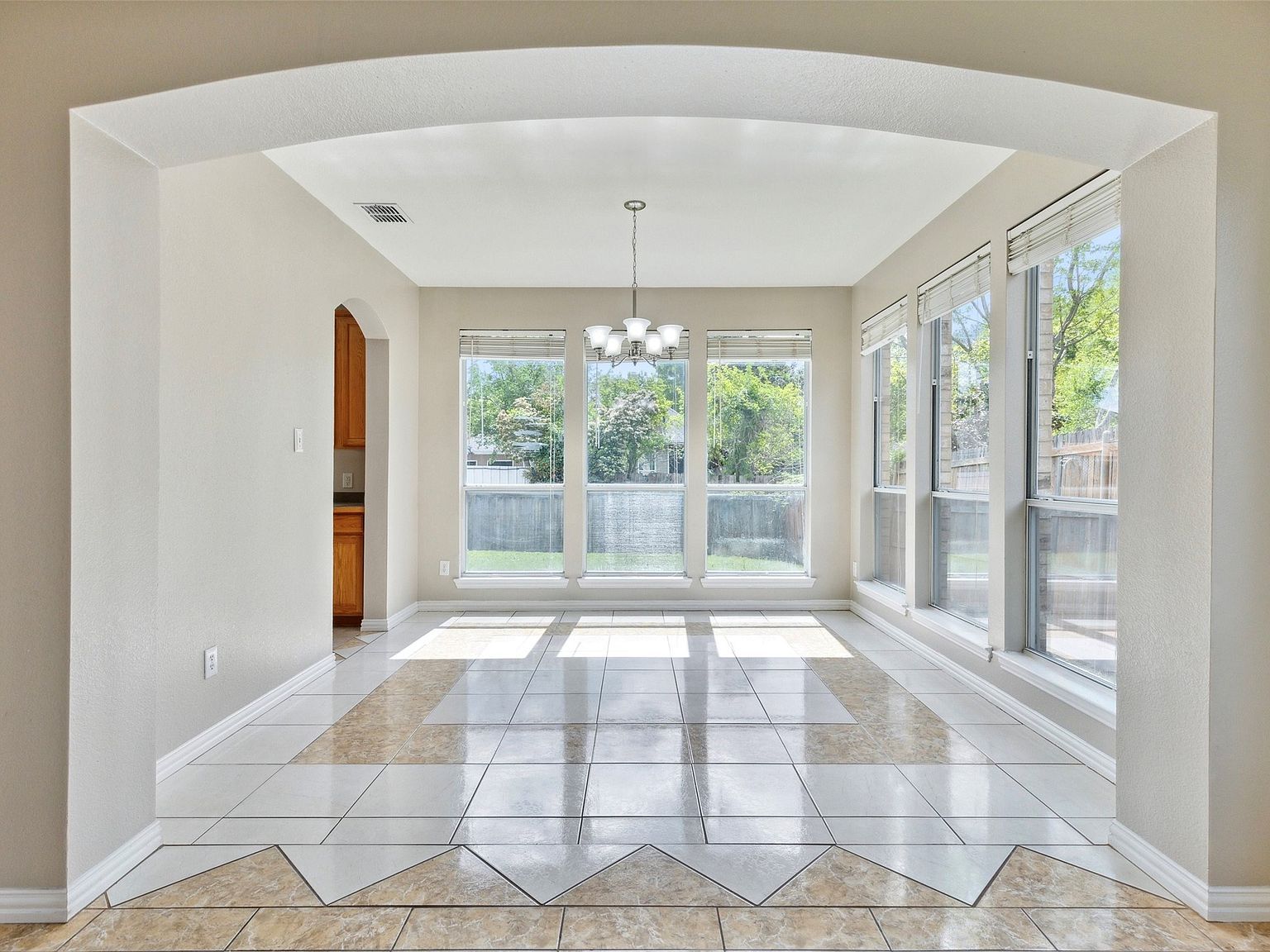 1506 Mossy Glen Ct Garland, TX 75040 - Thumbnail 4