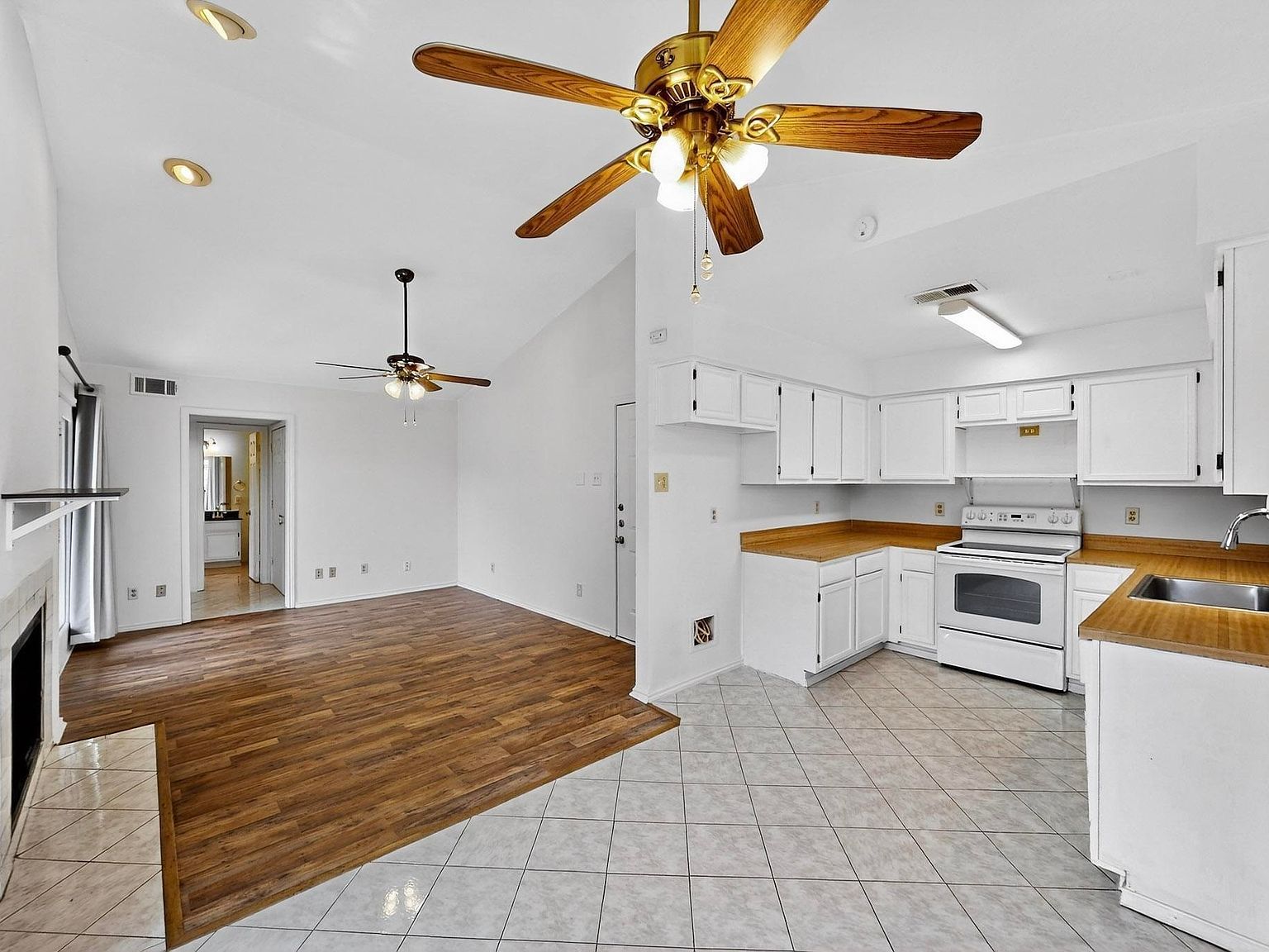 5909 Lake Hubbard Pkwy APT 215 Garland, TX 75043 - Thumbnail 4