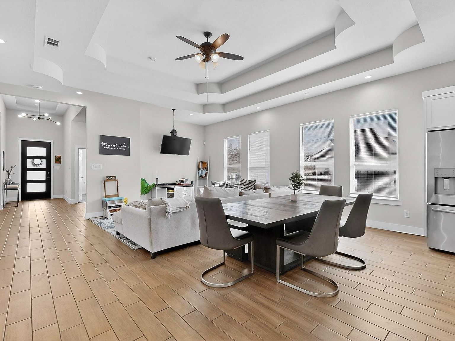 2015 Volga Ave Dallas, TX 75216 - Thumbnail 4