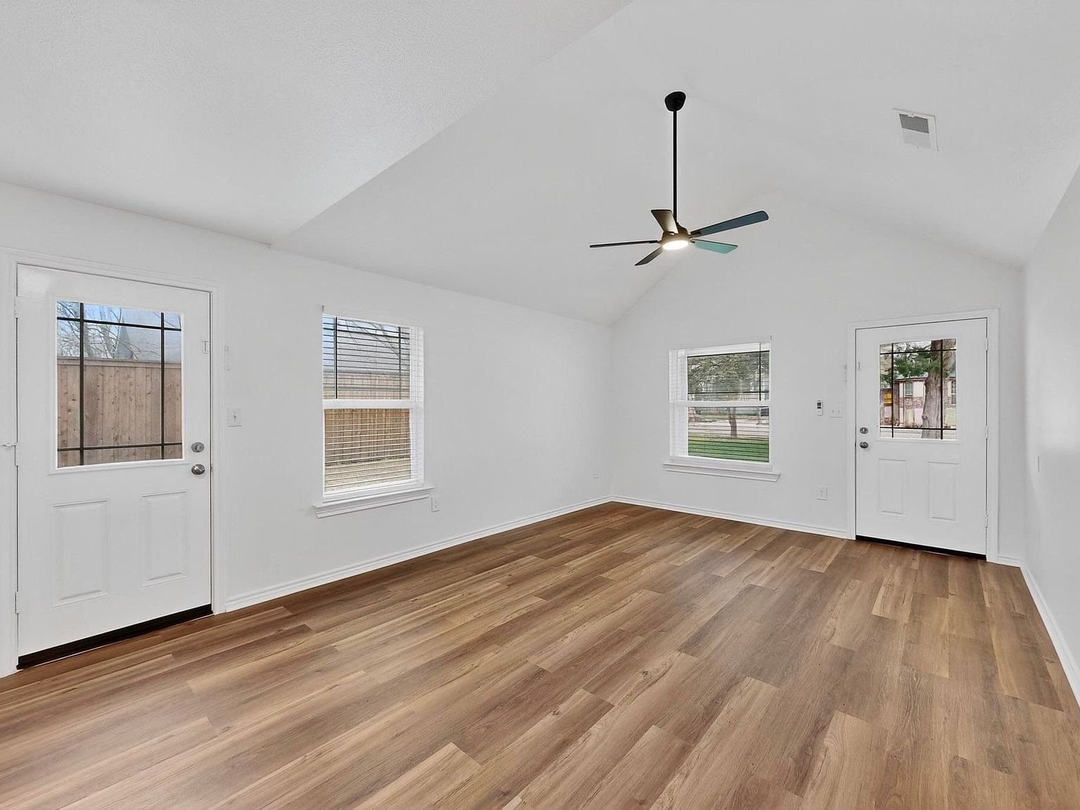 1306 Oak St McKinney, TX 75069 - Thumbnail 4