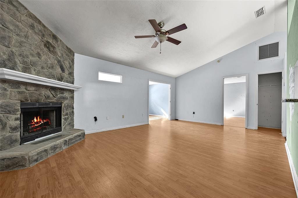 5911 NW 44th Pl Gainesville, FL 32606 - Thumbnail 4