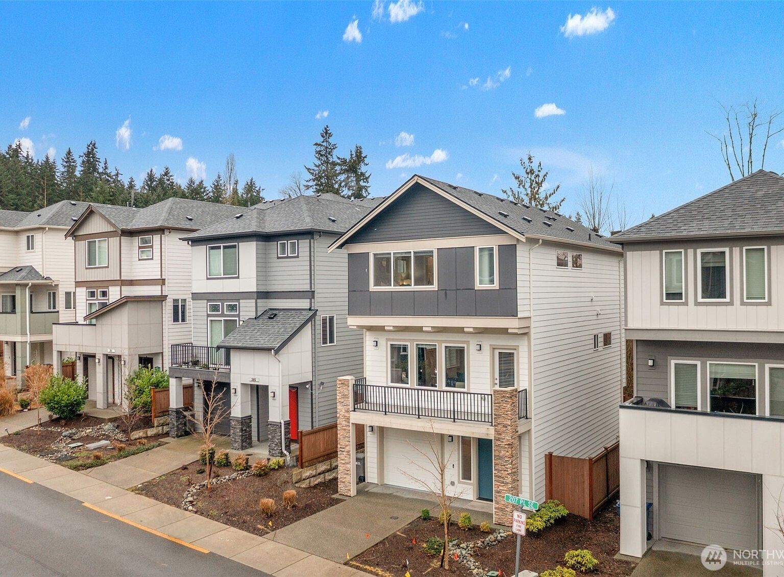 309 207th Pl SE Bothell, WA 98012 - Thumbnail 4