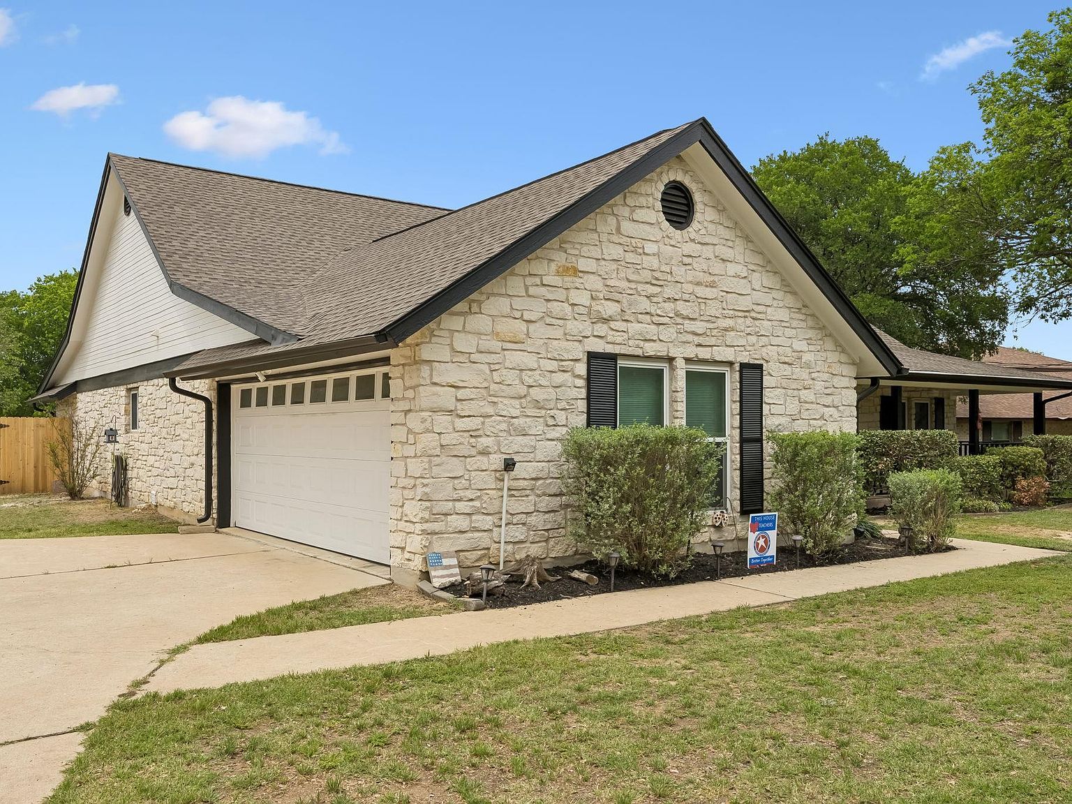 114 Cedar Dr Mountain City, TX 78610 - Thumbnail 4
