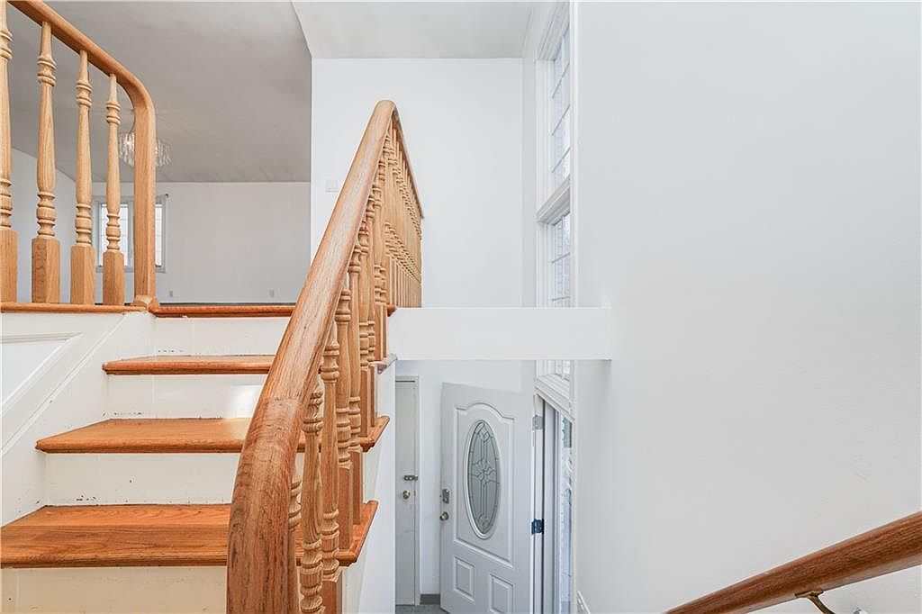 148 Memphis Ave Staten Island, NY 10312 - Thumbnail 4