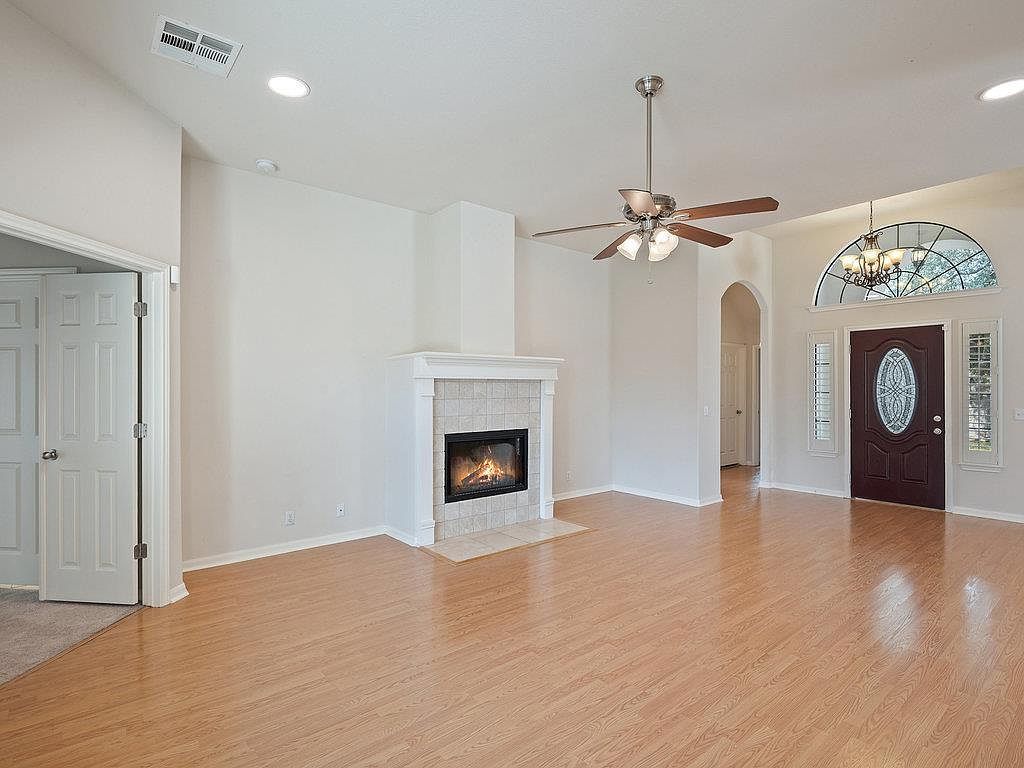 710 Hedgewood Dr Georgetown, TX 78628 - Thumbnail 4