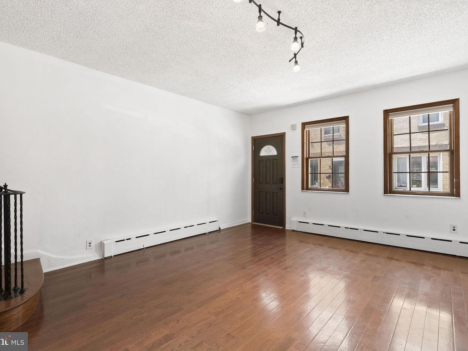 2225 S Hicks St Philadelphia, PA 19145 - Thumbnail 4