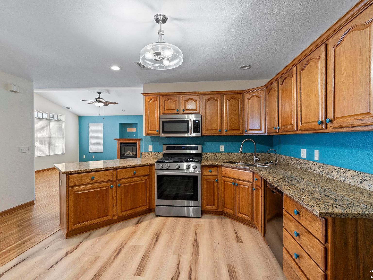 2410 Sutton Dr Temperance, MI 48182 - Thumbnail 4