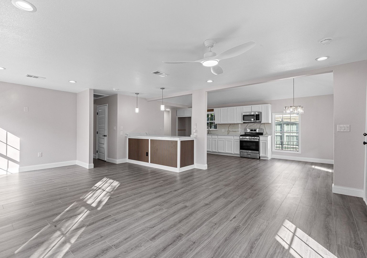 2435 Sharon St Dallas, TX 75211 - Thumbnail 4