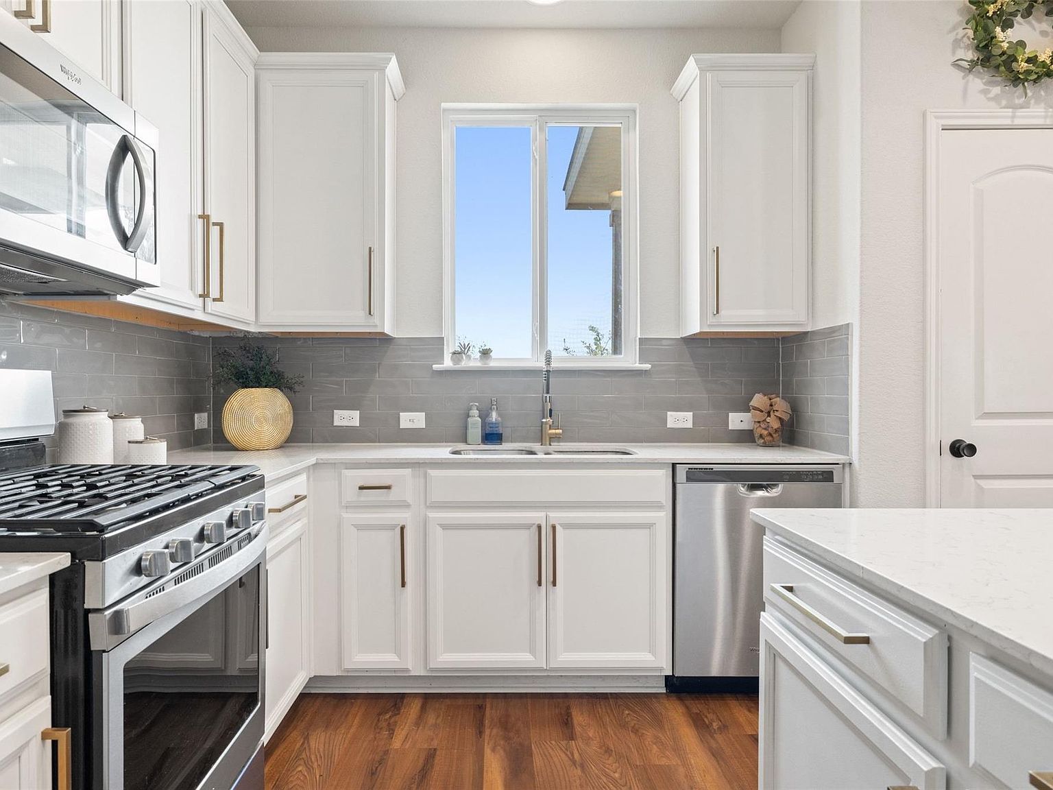 290 Bayberry Cir Buda, TX 78610 - Thumbnail 4