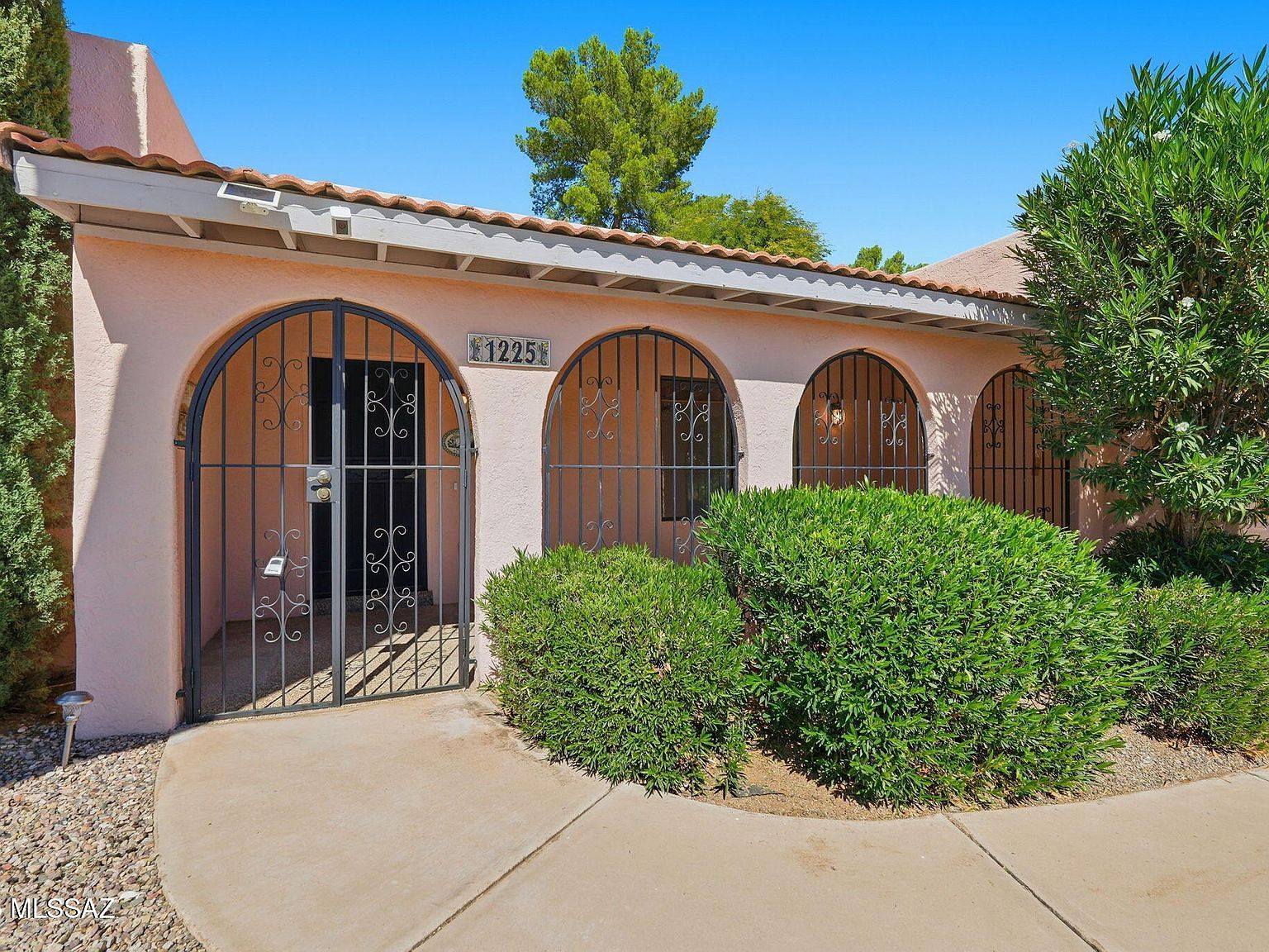 1225 N Abrego Dr Green Valley, AZ 85614 - Thumbnail 4