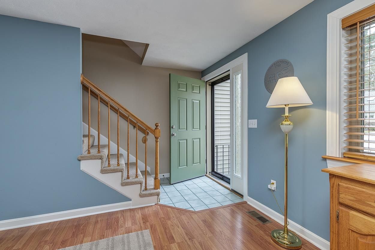 63 Meadow Ln Manchester, NH 03109 - Thumbnail 4