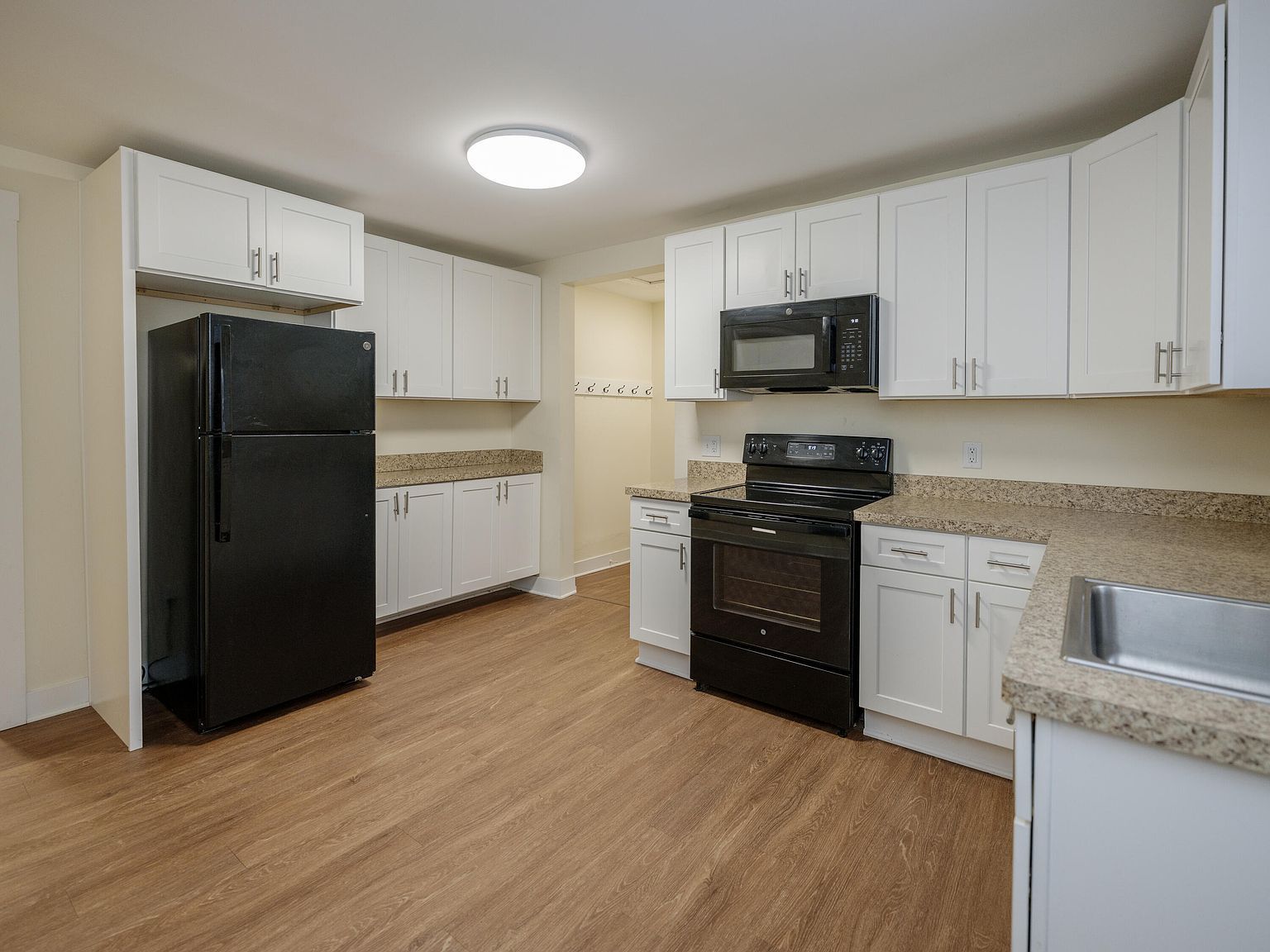 1404 N Edwards St Kalamazoo, MI 49007 - Thumbnail 4