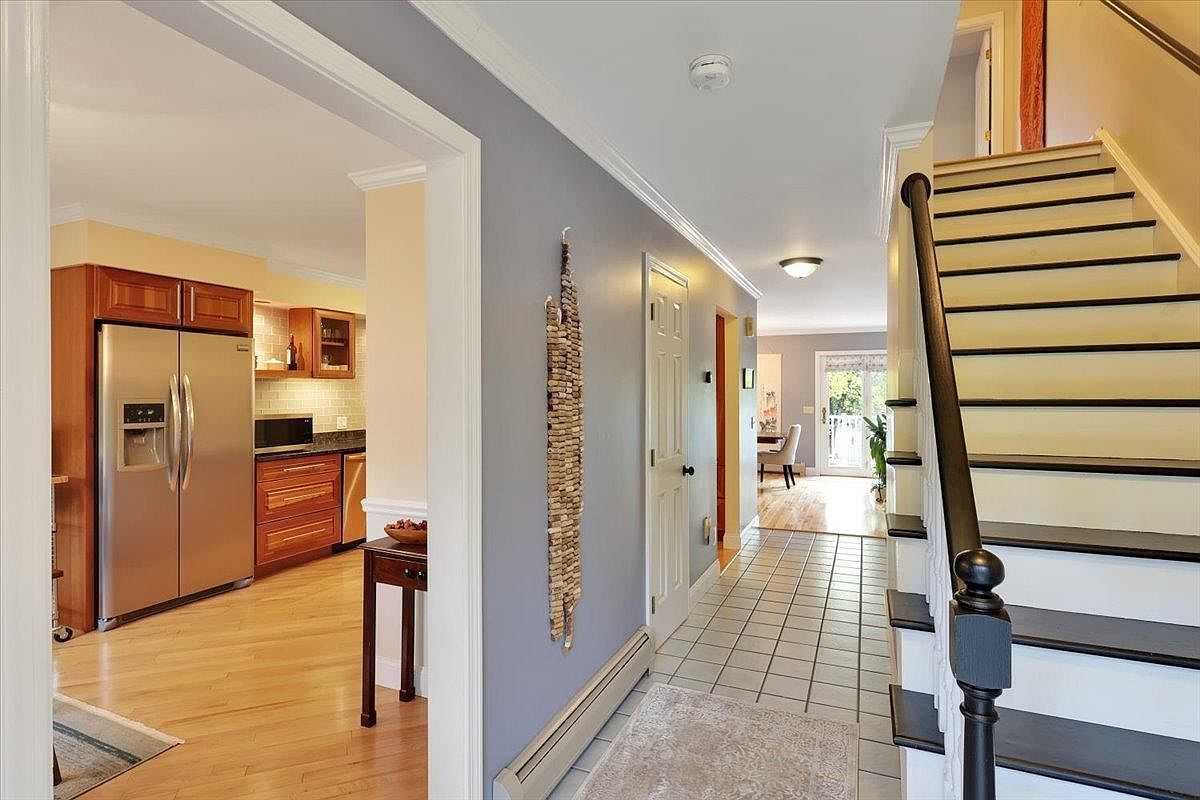 24 Craftsbury Ct UNIT 1 Essex Junction, VT 05452 - Thumbnail 4