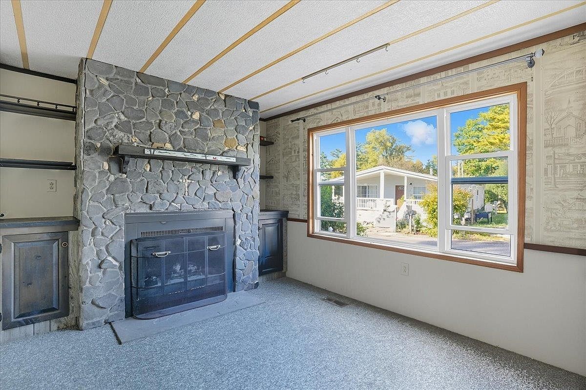 278 Penny Ln Shelburne, VT 05482 - Thumbnail 4