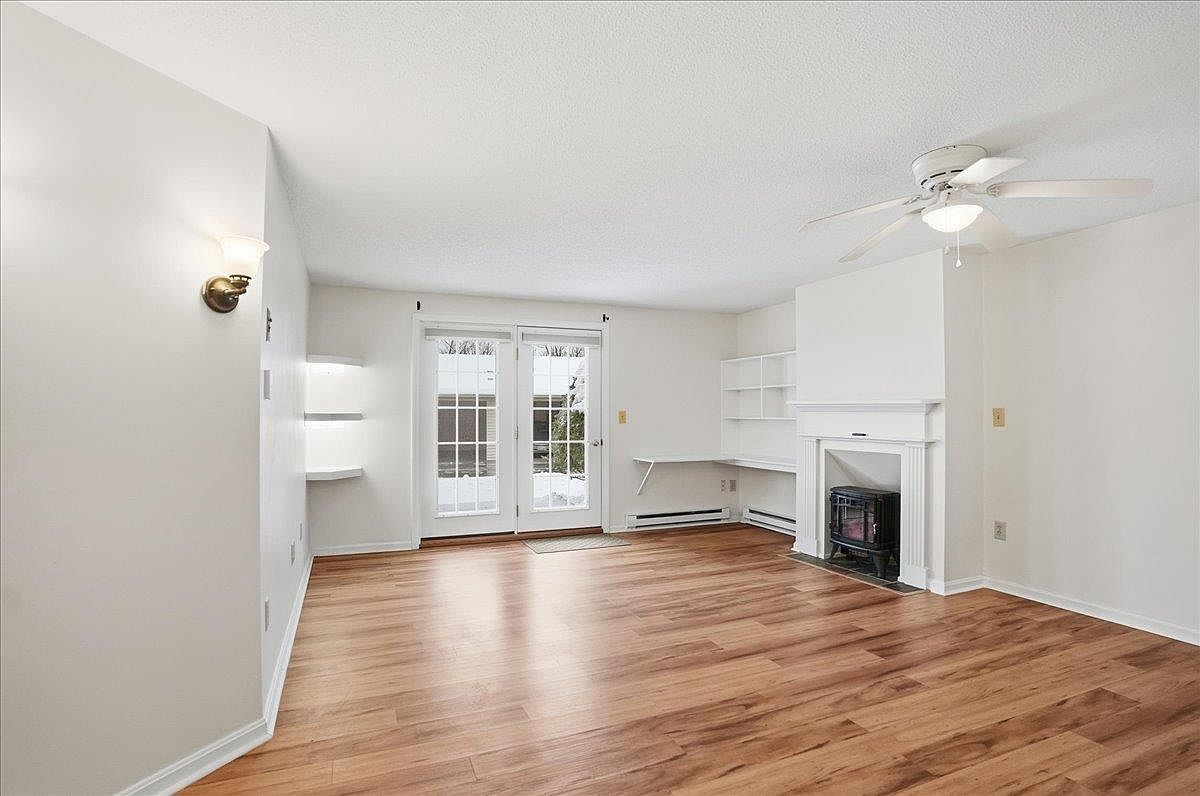 6133 The Terraces Dr Shelburne, VT 05482 - Thumbnail 4