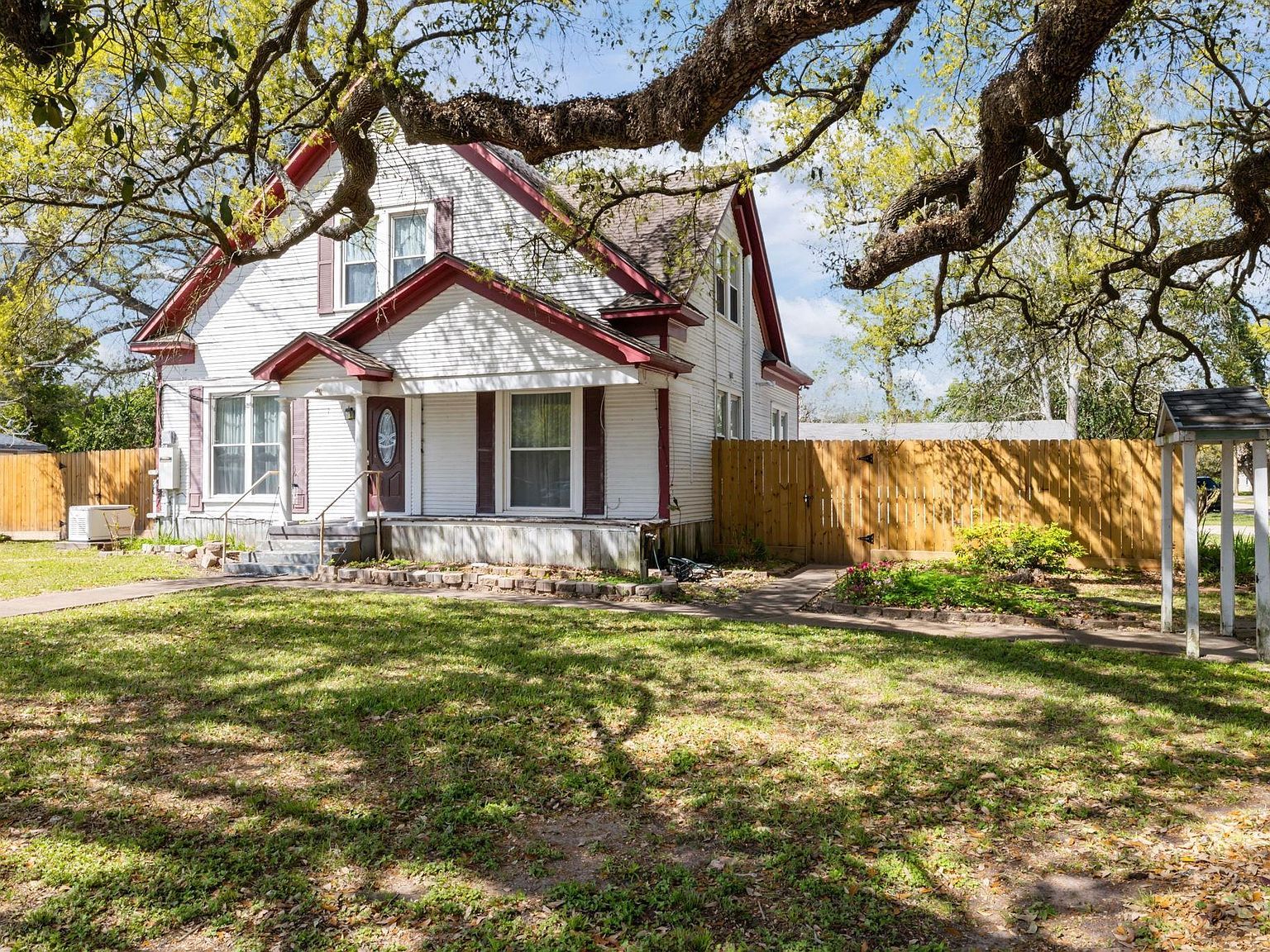 602 W Sealy St Alvin, TX 77511 - Thumbnail 4