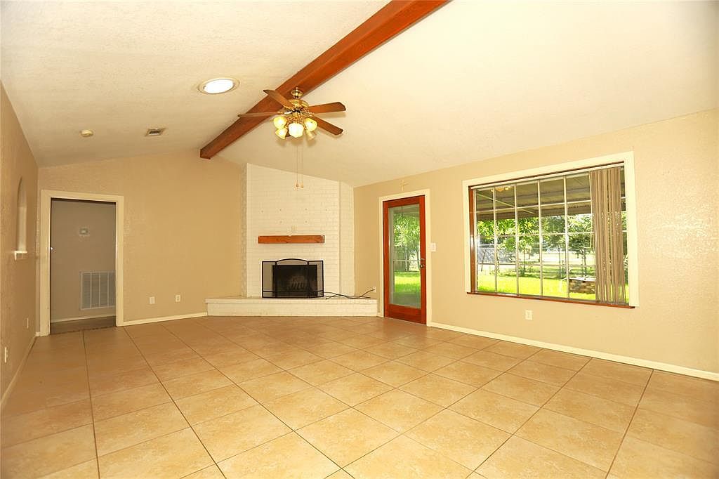 232 Wayne Dr Clute, TX 77531 - Thumbnail 4