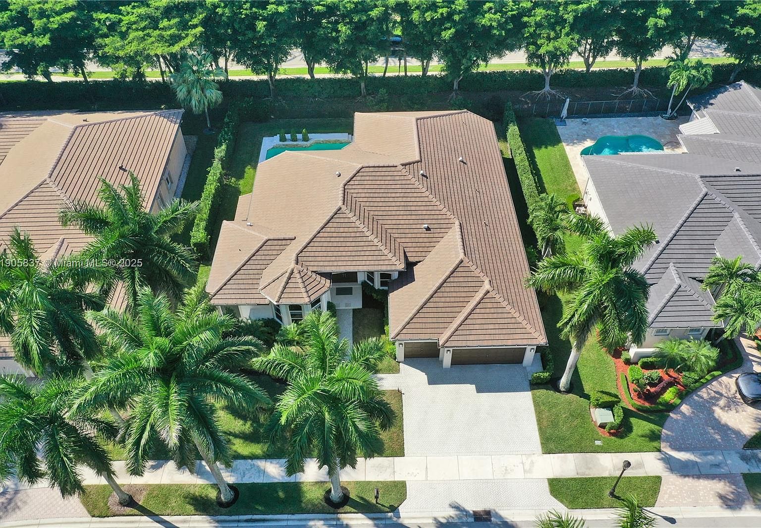 2557 Montclaire Cir Weston, FL 33327 - Thumbnail 4