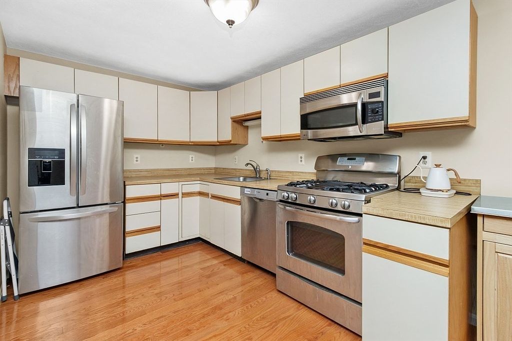 1210 Vfw Pkwy APT 12 West Roxbury, MA 02132 - Thumbnail 4