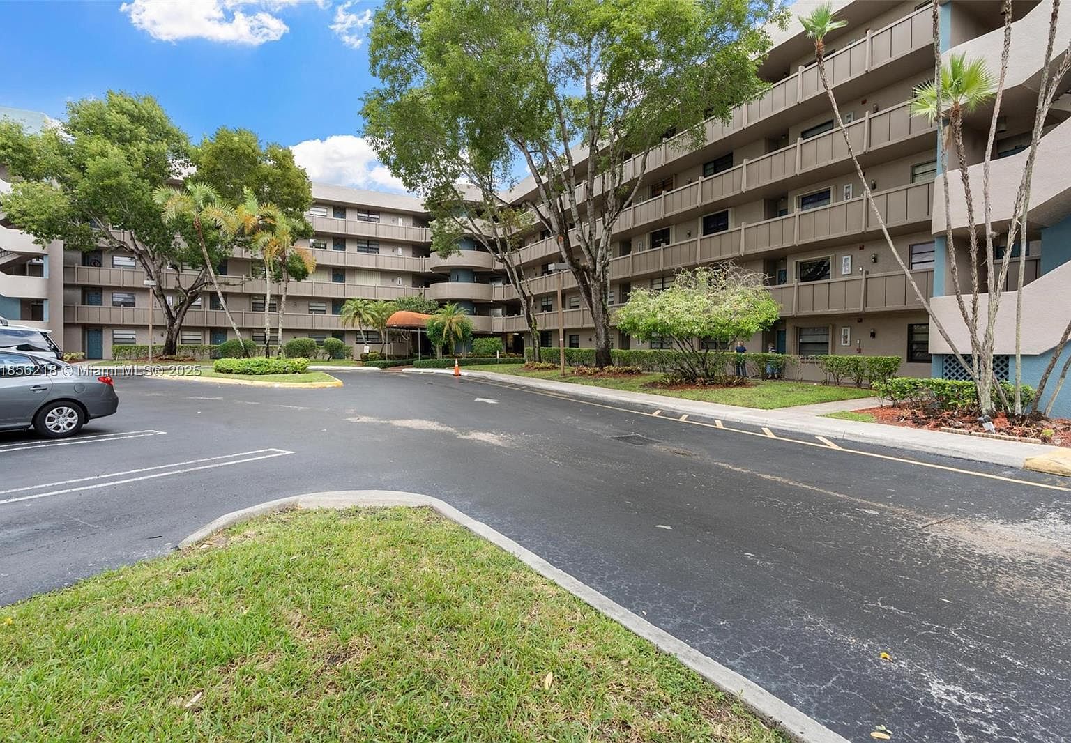 1101 Colony Point Cir APT 307 Pembroke Pines, FL 33026 - Thumbnail 4