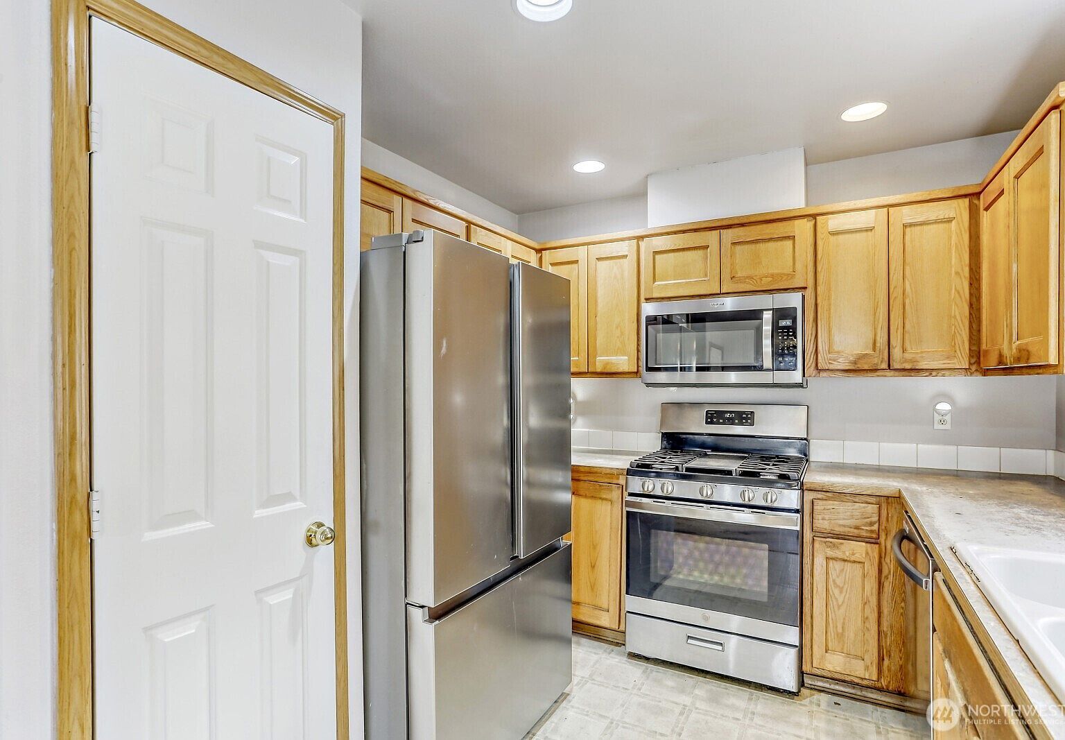 2012 147th Pl SW Lynnwood, WA 98037 - Thumbnail 4