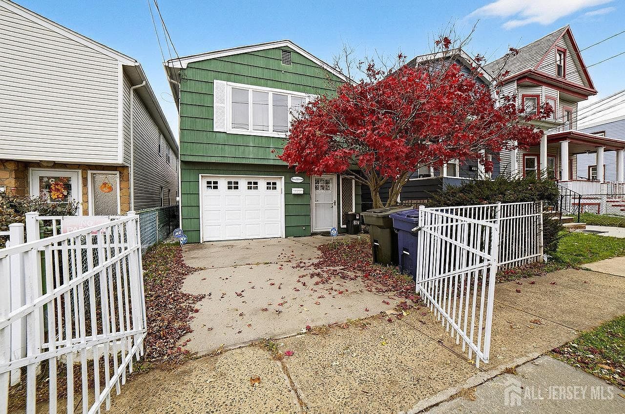 307 Sutton St Perth Amboy, NJ 08861 - Thumbnail 4