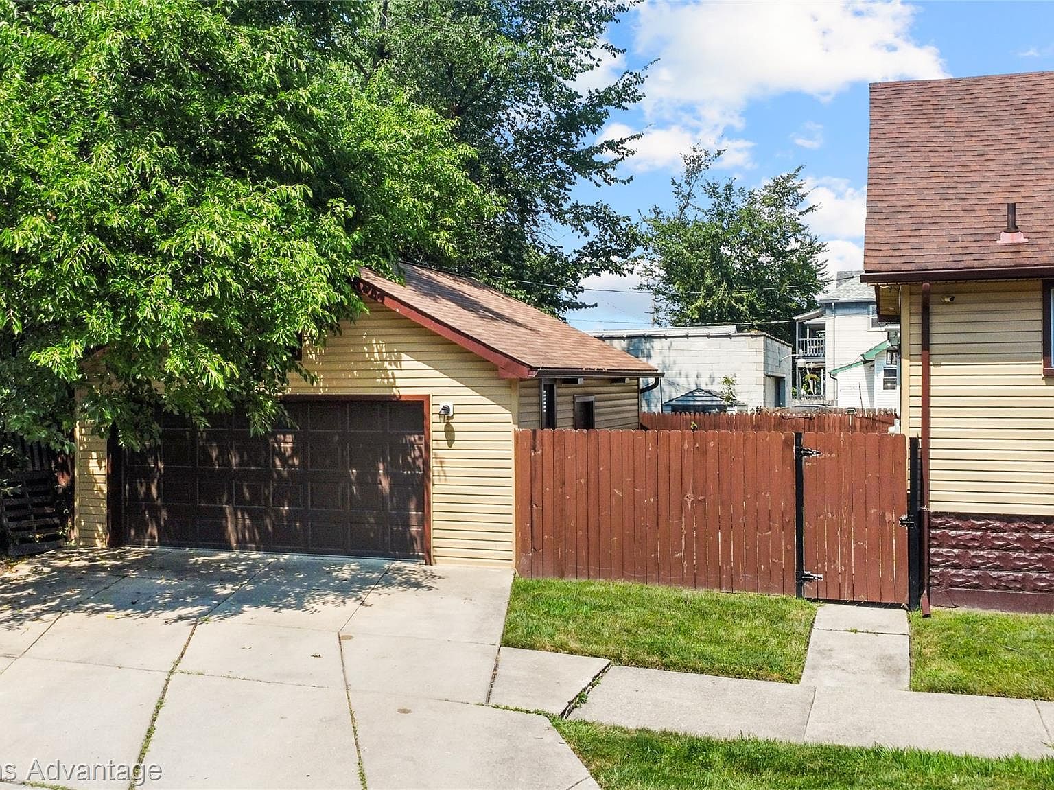 1449 Wayburn St Grosse Pointe Park, MI 48230 - Thumbnail 4