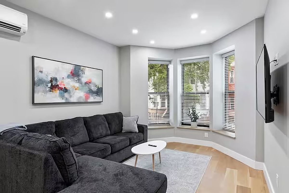 1141 Saint Marks Ave Floor 2 Brooklyn, NY 11213 - Thumbnail 4