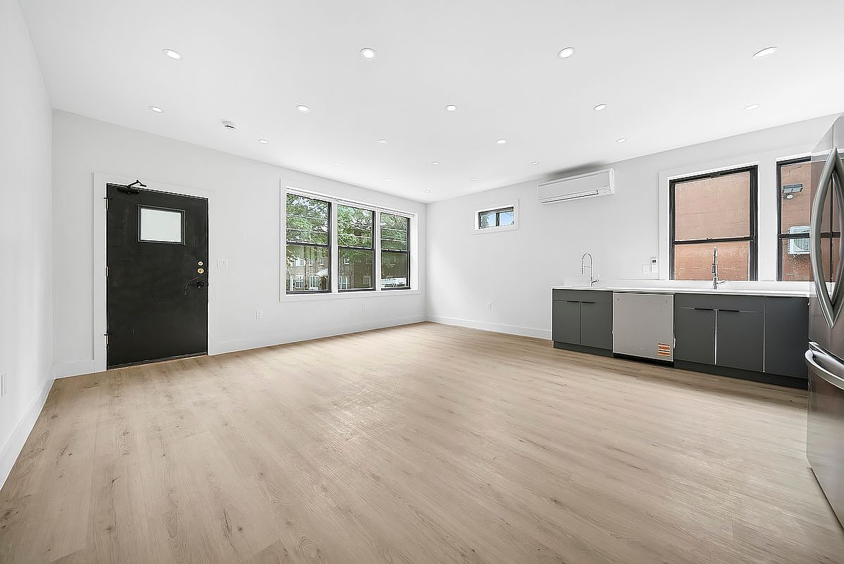 417 Maple St Brooklyn, NY 11225 - Thumbnail 4