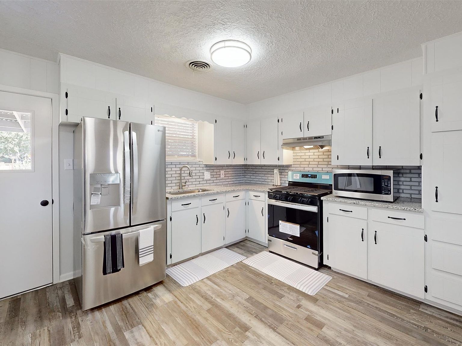 415 W Decherd St Franklin, TX 77856 - Thumbnail 4