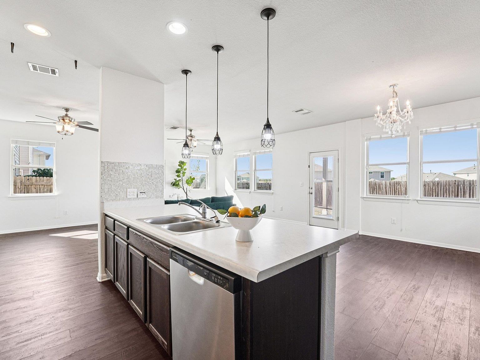 288 Triumph Rd Buda, TX 78610 - Thumbnail 4