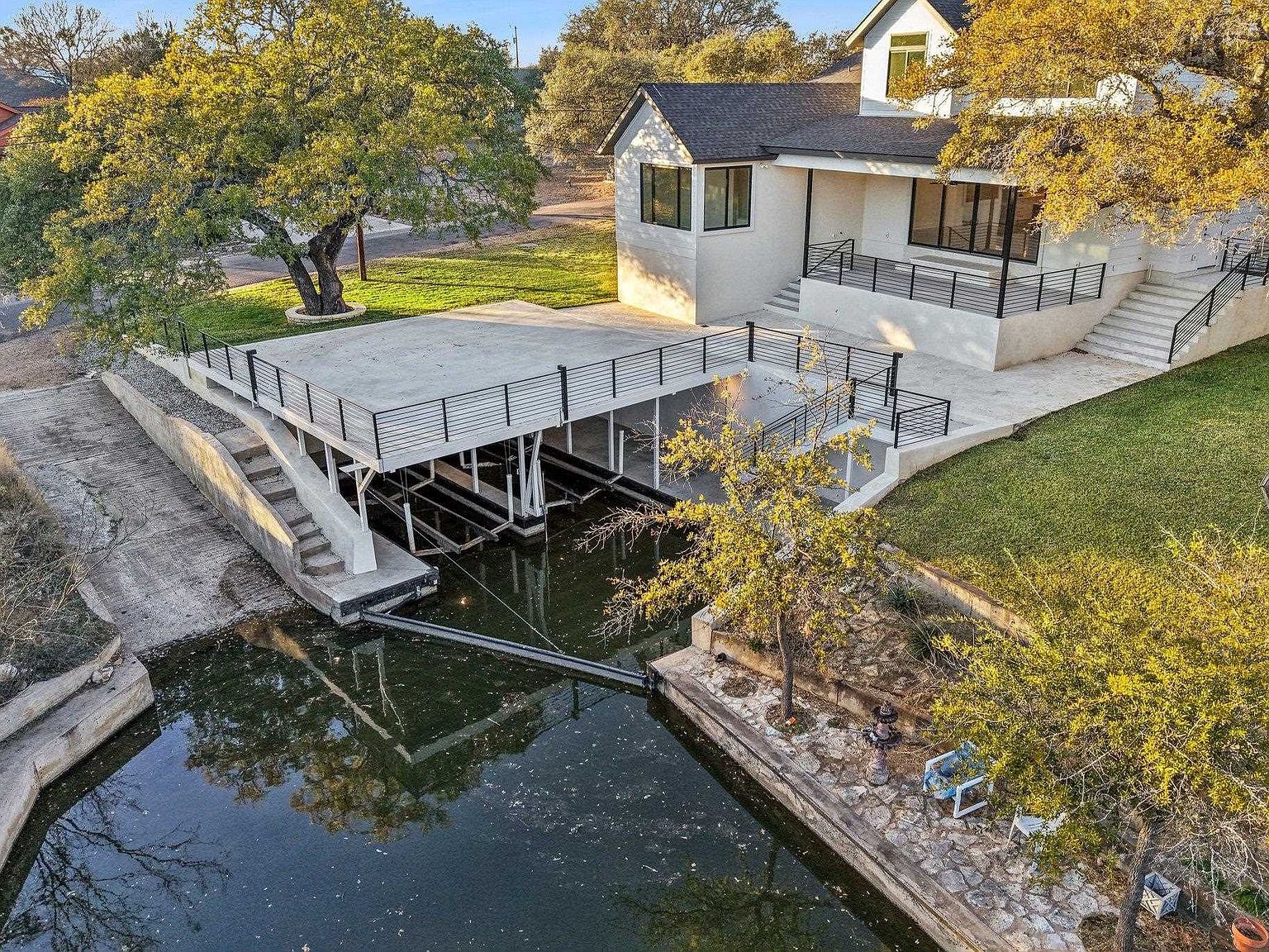 300 Deer Dr Llano, TX 78643 - Thumbnail 4