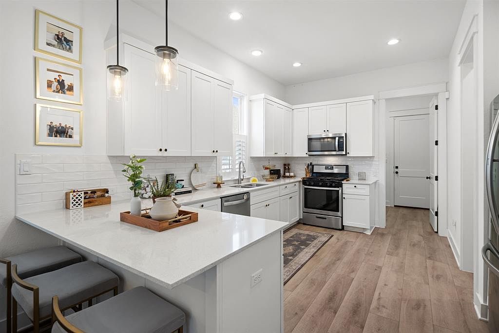 1066 Twain St Driftwood, TX 78619 - Thumbnail 4