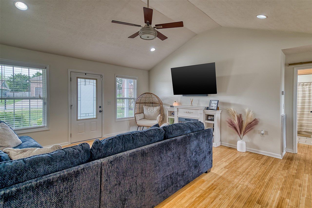 2850 Gunsmoke Trail Way Bowling Green, KY 42101 - Thumbnail 4