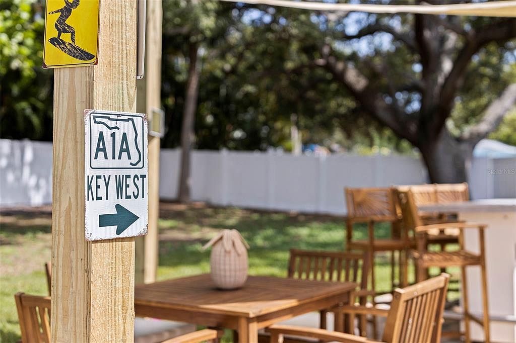 1579 Bayshore Blvd Dunedin, FL 34698 - Thumbnail 4