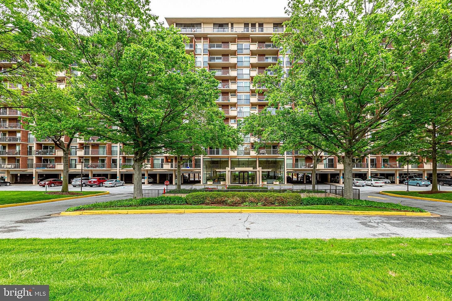 1300 Army Navy Dr APT 510 Arlington, VA 22202 - Thumbnail 4