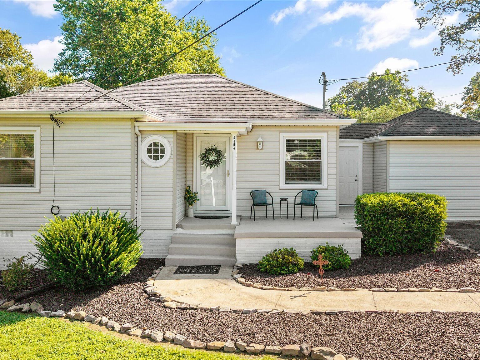 6104 Manchester Rd Knoxville, TN 37920 - Thumbnail 4