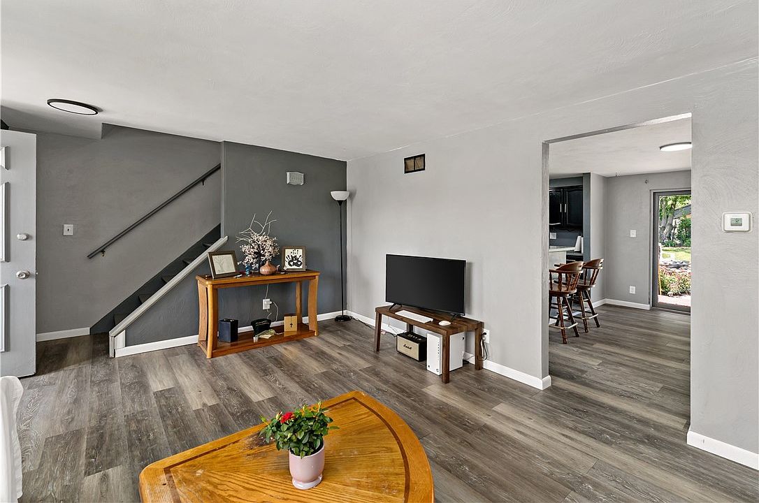 553 Indus St Pittsburgh, PA 15207 - Thumbnail 4