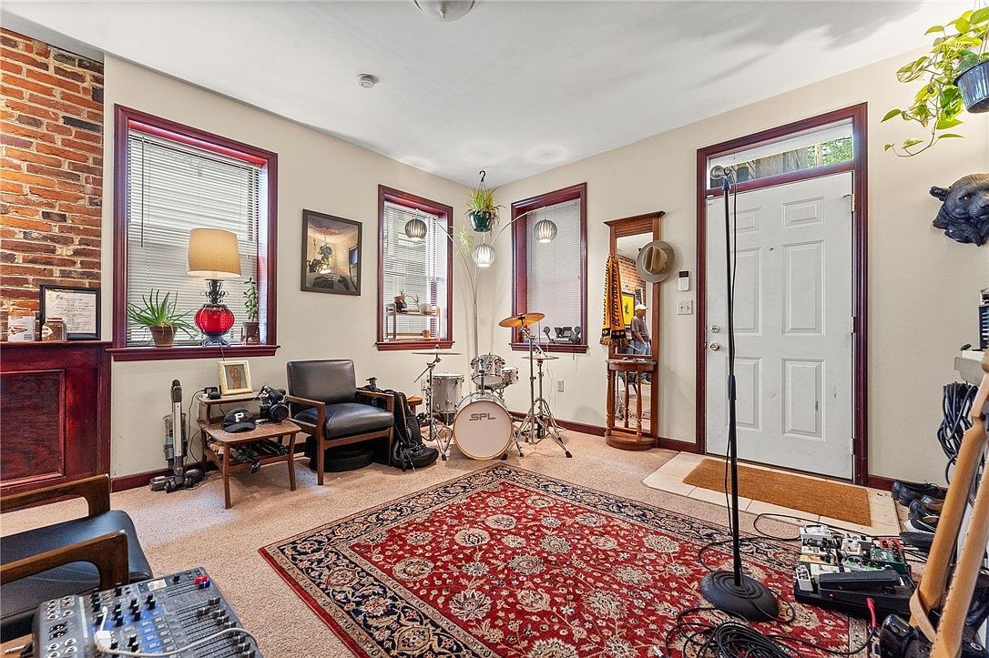 2206 E Carson St Pittsburgh, PA 15203 - Thumbnail 4