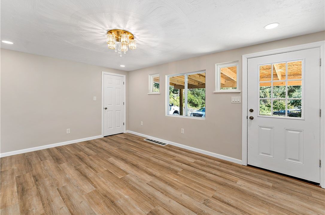 439 Elwood Dr Pittsburgh, PA 15235 - Thumbnail 4