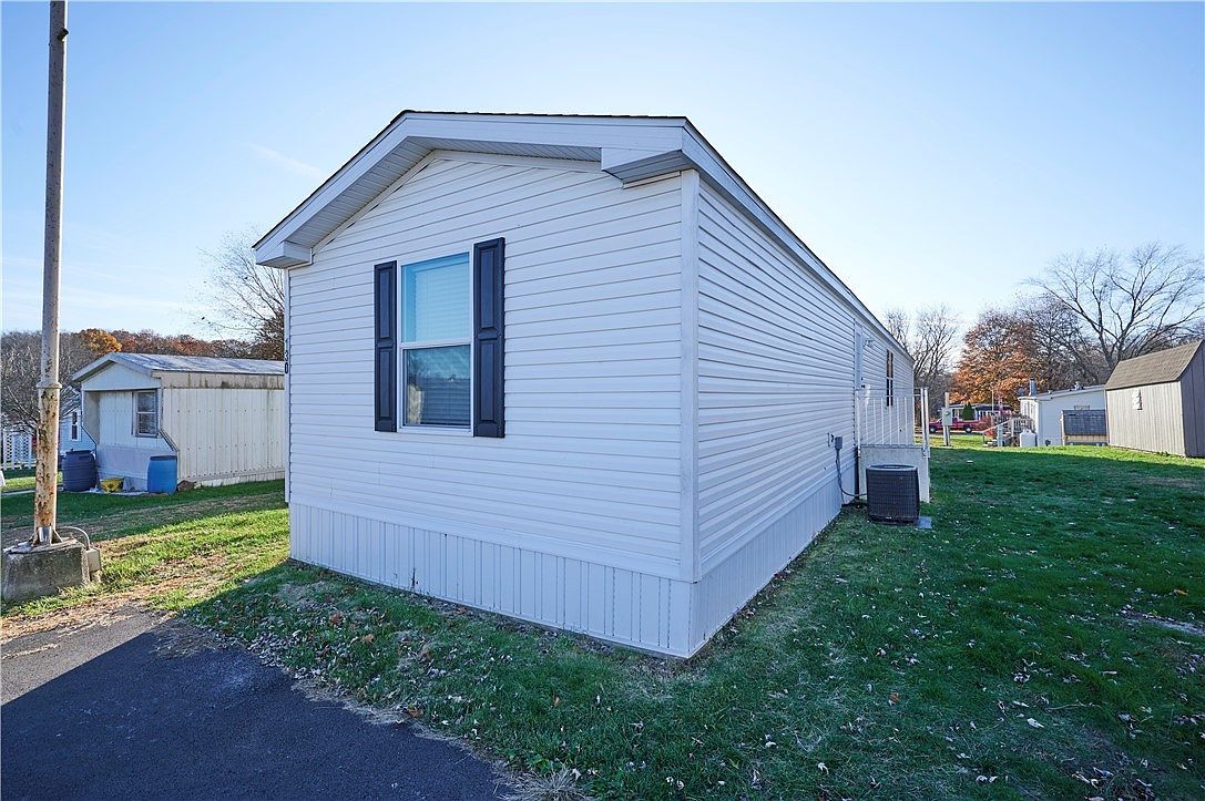 130 Brook Ln Valencia, PA 16059 - Thumbnail 4