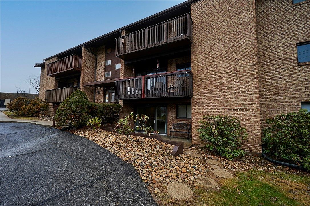 1205 Dutilh Rd APT 4 Cranberry Township, PA 16066 - Thumbnail 4