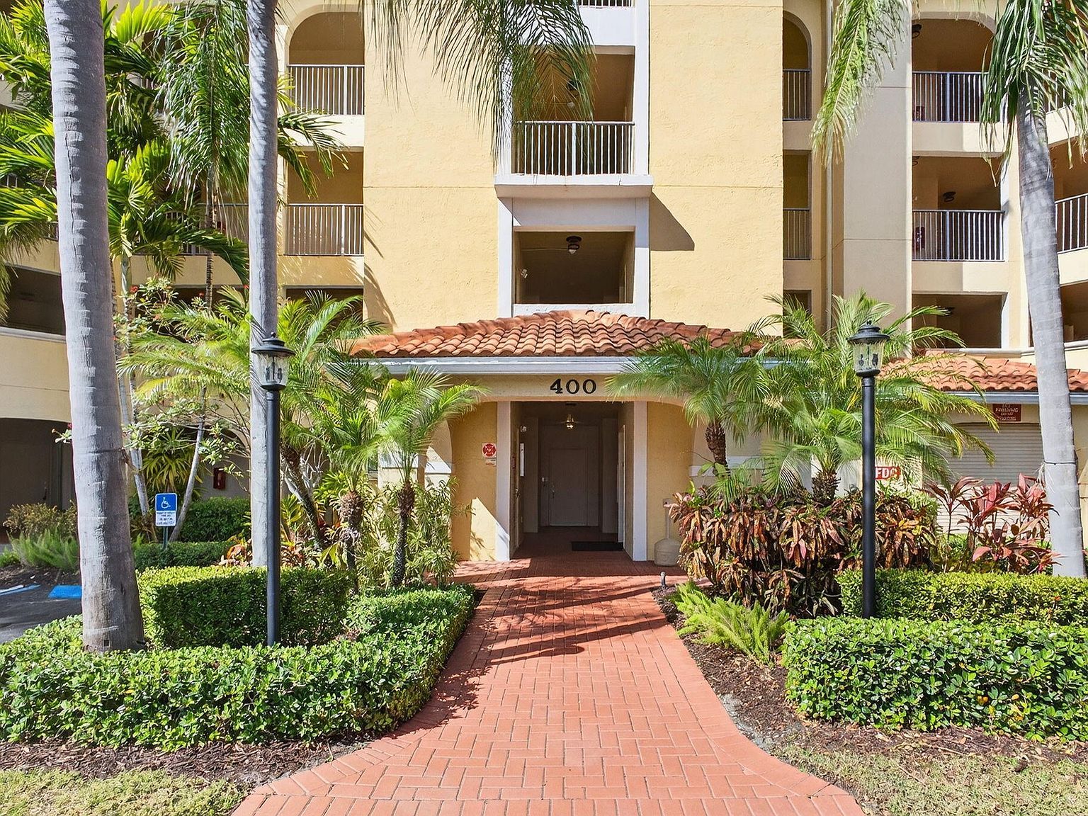 400 Uno Lago Dr APT 103 Juno Beach, FL 33408 - Thumbnail 4