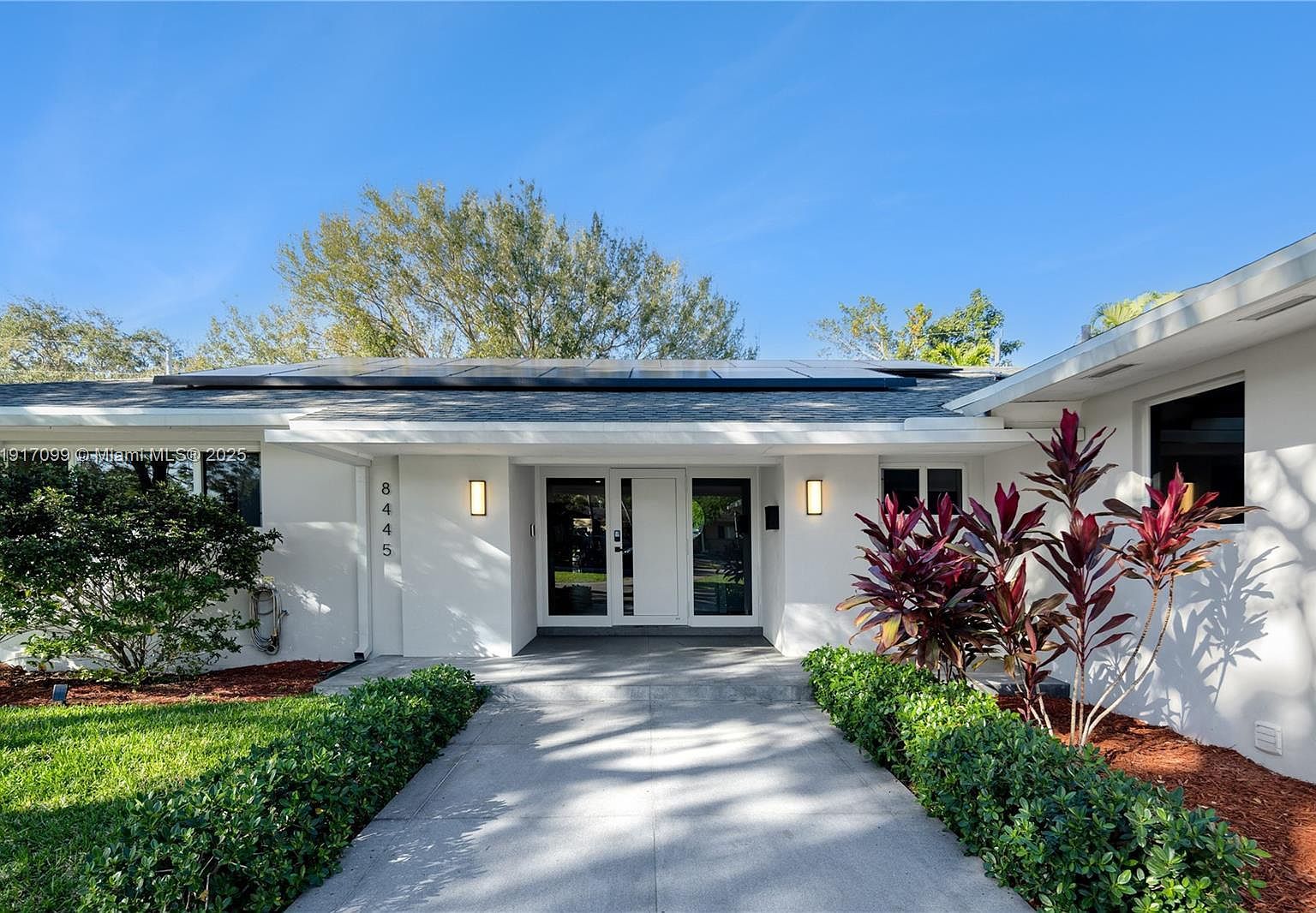 8445 SW 158th St Palmetto Bay, FL 33157 - Thumbnail 4