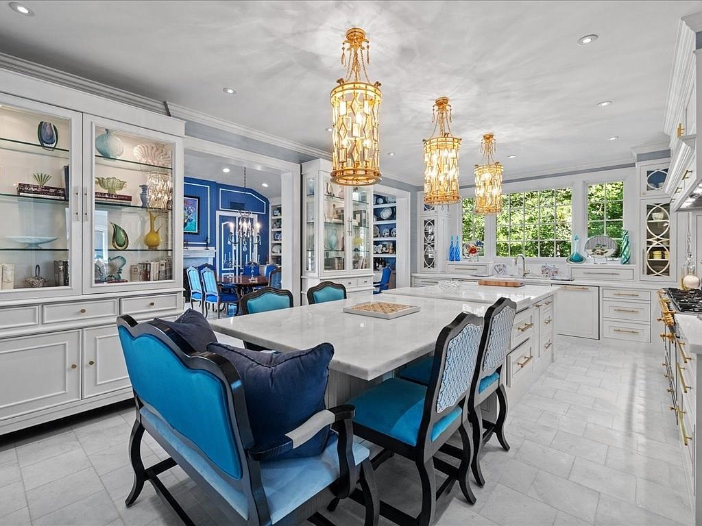 142 Crafts Rd Brookline, MA 02467 - Thumbnail 4