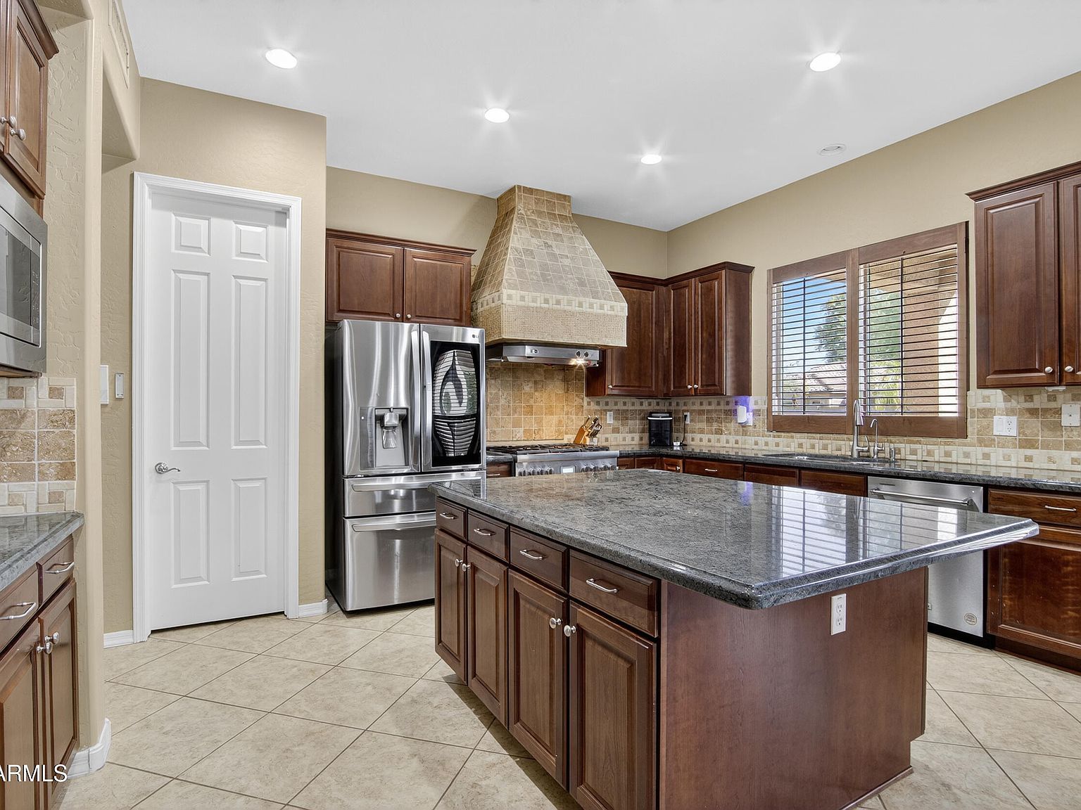 1937 E Victoria St Chandler, AZ 85249 - Thumbnail 4