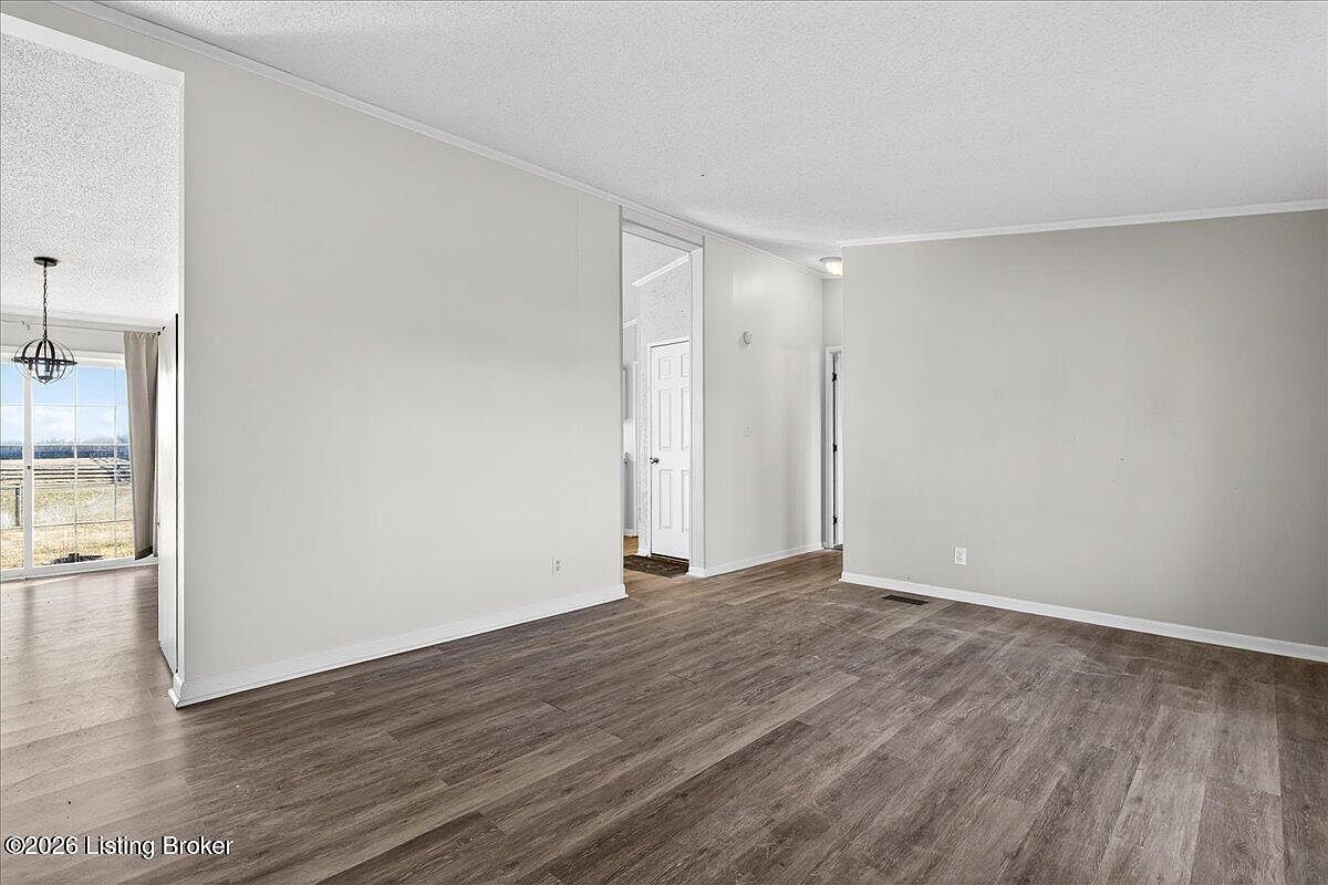 6733 Aiken Rd Louisville, KY 40245 - Thumbnail 4